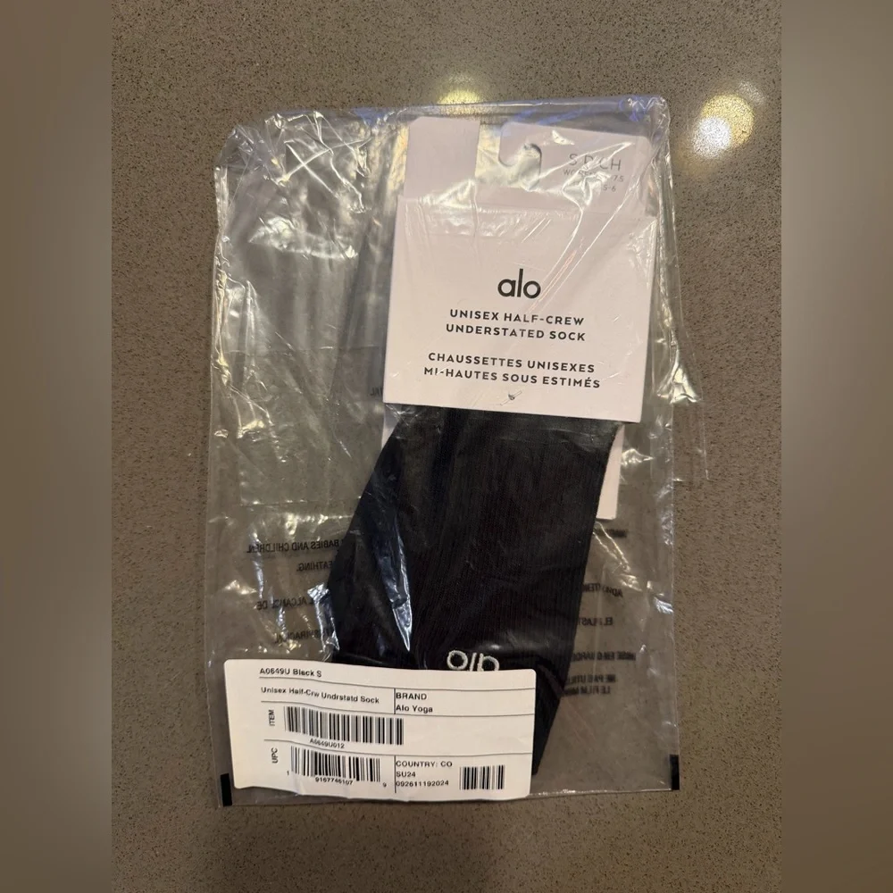 Alo Yoga Unisex Half Crew Socks Black Small Athletic Ribbed Crew Sock NWT